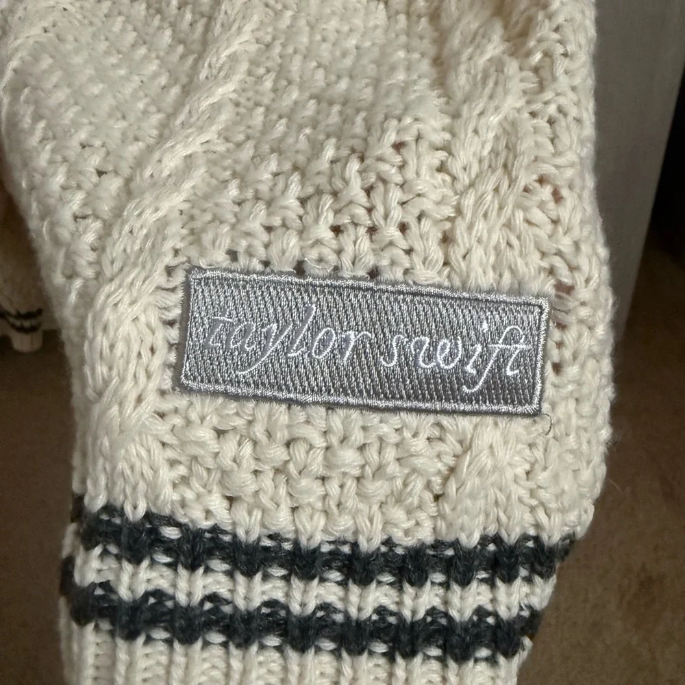 Folklore Cardigan - Picture 3 of 5